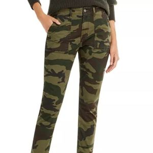 AQUA Camo Print Pants - NWT Woman Size 25